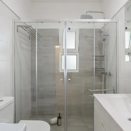 Sun & Sea Flat In - Cozy Close To The Beach, By Hopstays Апартаменты Картейра