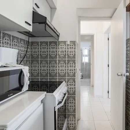 Sun & Sea Flat In Quarteira - Cozy Close To The Beach, By Hopstays Cavacos